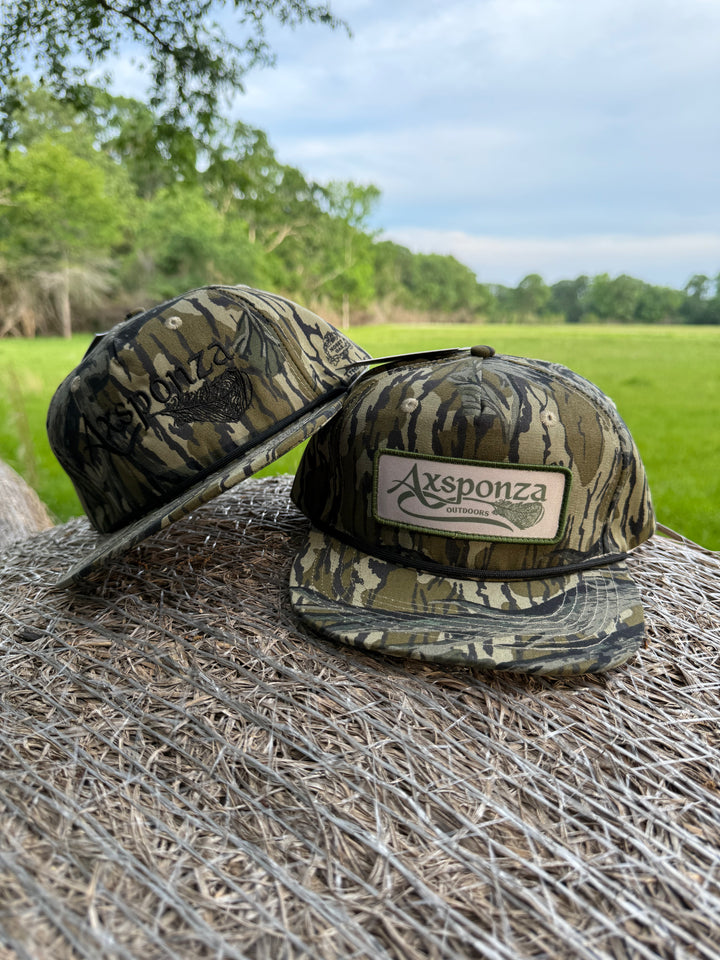 Signature Feather Patch on Rope Hat Mossy Oak Treestand